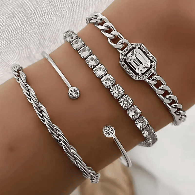 Elegant Silver Chain Link Bracelet Set Timeless Jewellery for Everyday Wear Perfect Style to Any Outfit Ideal Gift for Loved Ones .